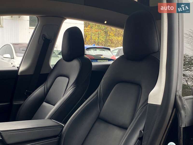 Внедорожник / Кроссовер Tesla Model Y 2021 в Киеве