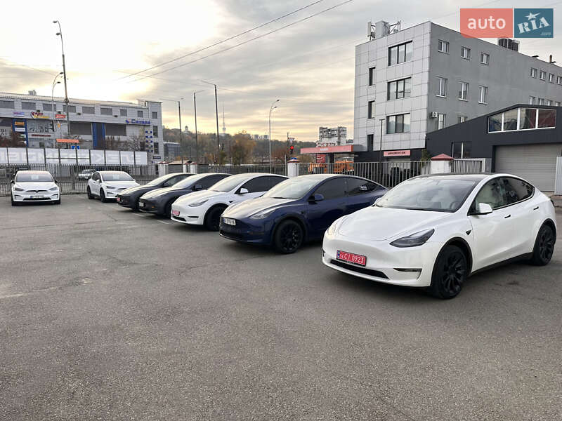 Позашляховик / Кросовер Tesla Model Y 2023 в Києві