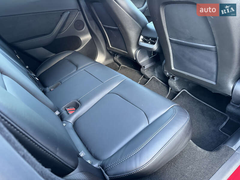 Позашляховик / Кросовер Tesla Model Y 2025 в Стрию