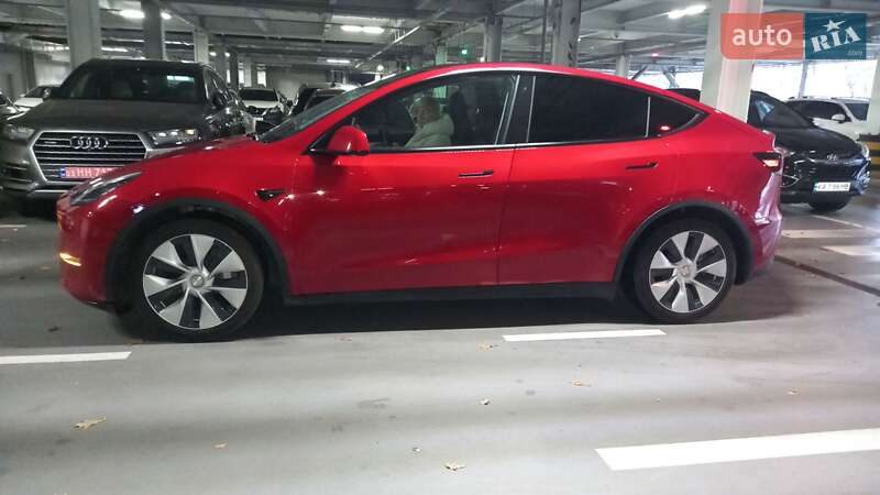 Позашляховик / Кросовер Tesla Model Y 2021 в Києві