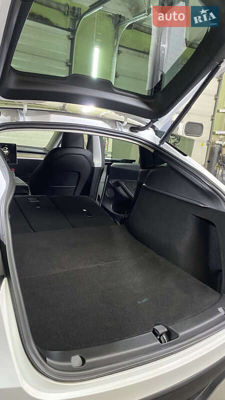 Позашляховик / Кросовер Tesla Model Y 2023 в Борисполі
