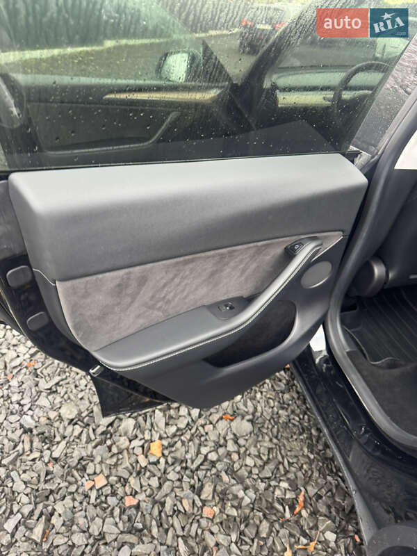 Позашляховик / Кросовер Tesla Model Y 2022 в Луцьку