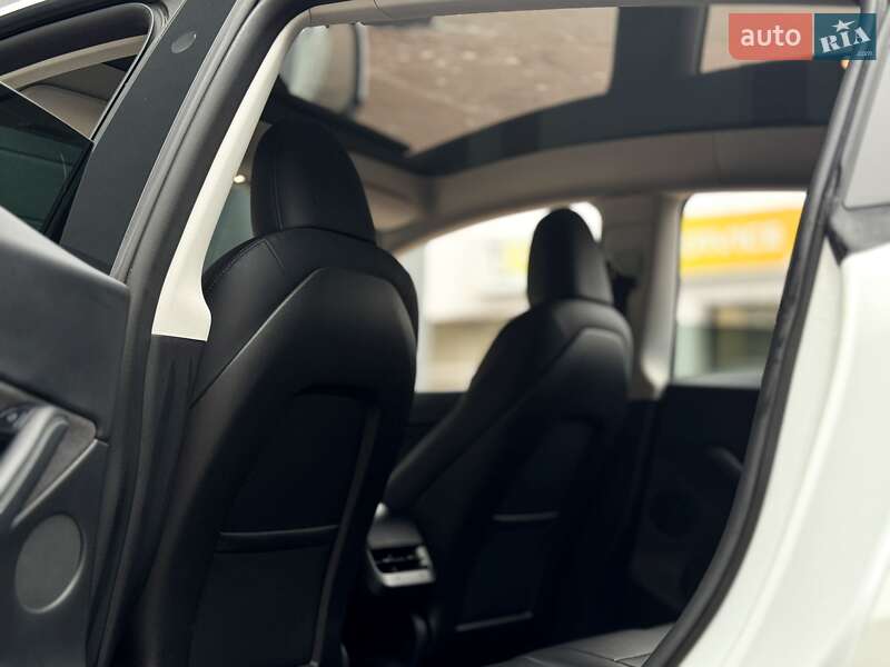 Позашляховик / Кросовер Tesla Model Y 2022 в Києві фото 16 Позашляховик / Кросовер Tesla Model Y 2022 в Києві