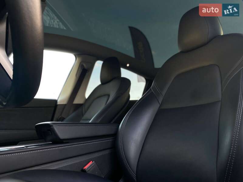 Внедорожник / Кроссовер Tesla Model Y 2022 в Львове