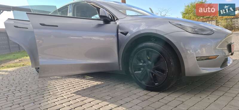 Позашляховик / Кросовер Tesla Model Y 2024 в Мукачевому фото 3 Позашляховик / Кросовер Tesla Model Y 2024 в Мукачевому