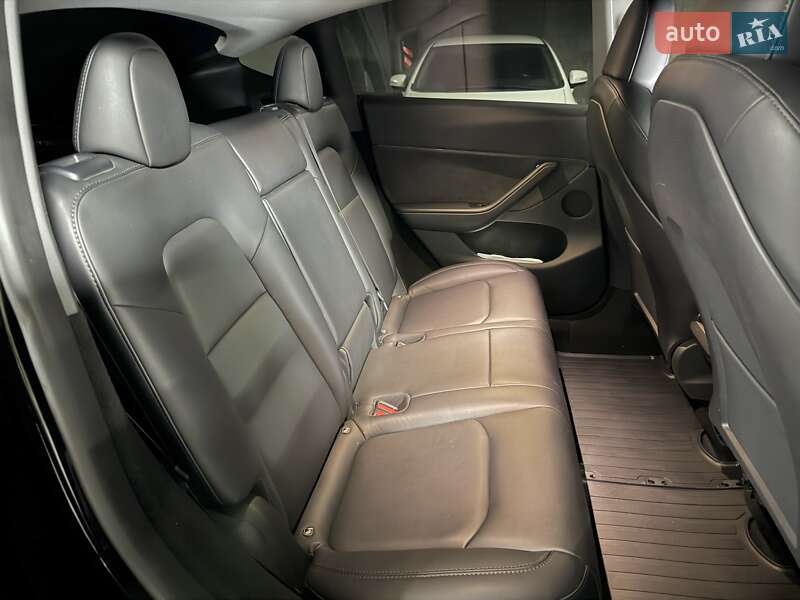 Позашляховик / Кросовер Tesla Model Y 2023 в Дніпрі