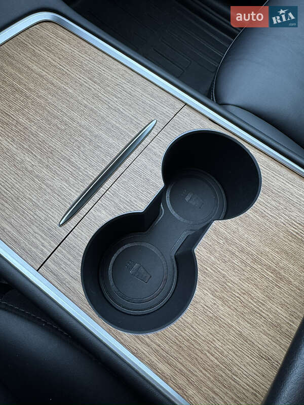 Позашляховик / Кросовер Tesla Model Y 2022 в Рівному