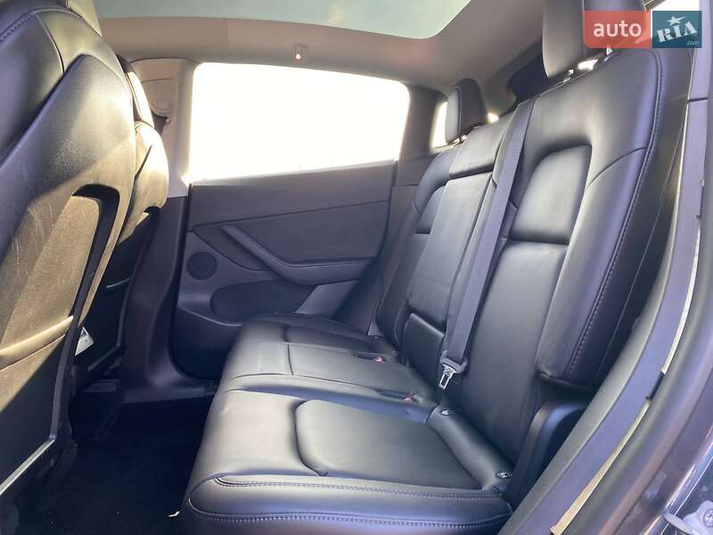 Позашляховик / Кросовер Tesla Model Y 2021 в Львові