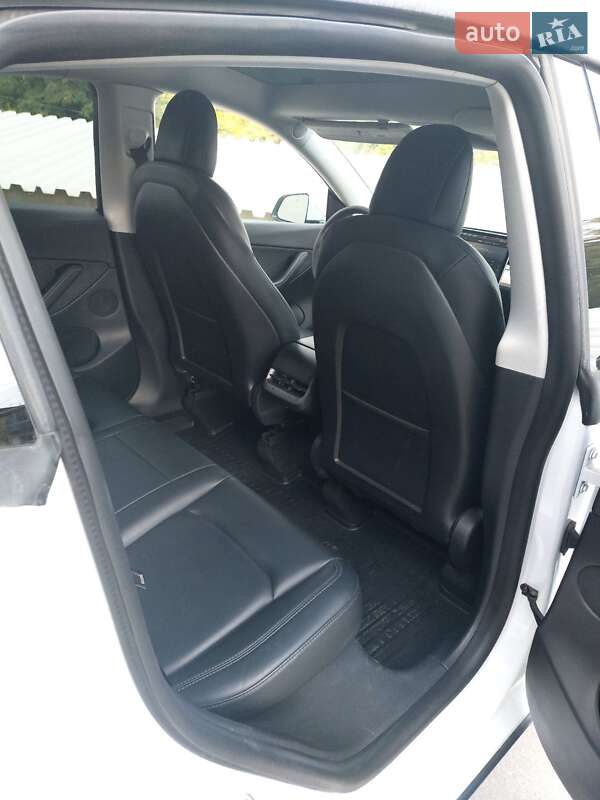 Внедорожник / Кроссовер Tesla Model Y 2021 в Днепре