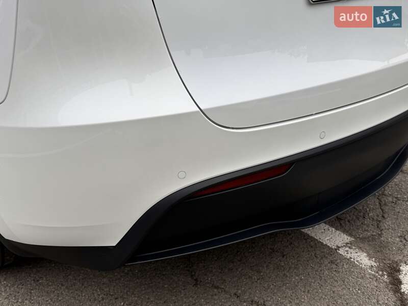 Внедорожник / Кроссовер Tesla Model Y 2021 в Киеве