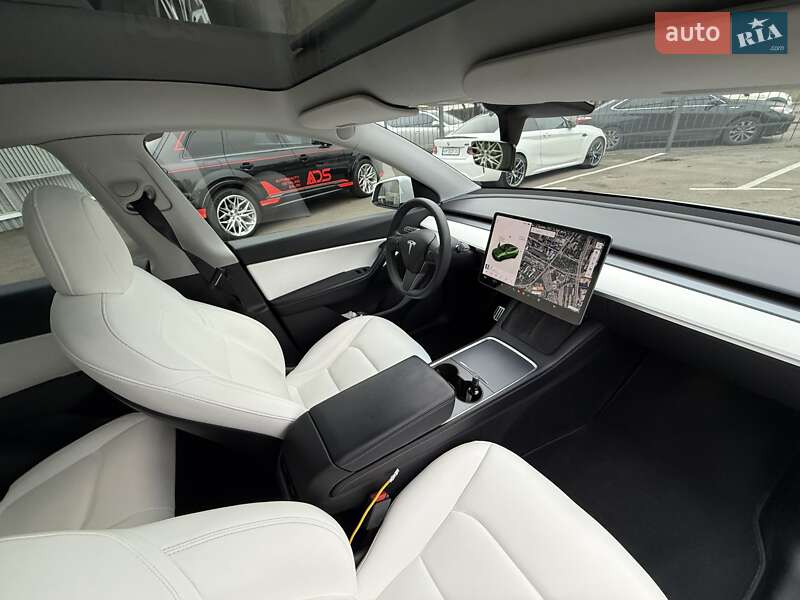 Внедорожник / Кроссовер Tesla Model Y 2021 в Киеве