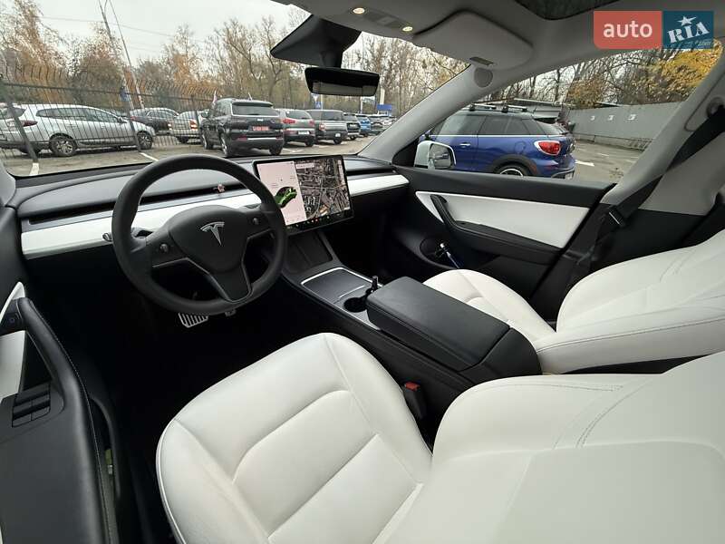 Внедорожник / Кроссовер Tesla Model Y 2021 в Киеве