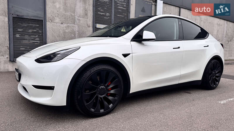 Внедорожник / Кроссовер Tesla Model Y 2022 в Киеве