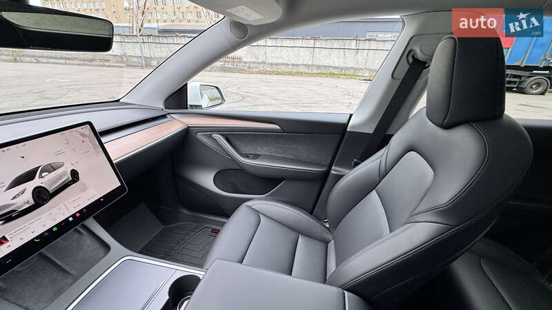 Внедорожник / Кроссовер Tesla Model Y 2022 в Киеве