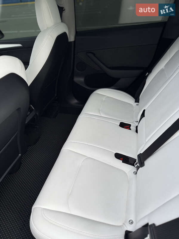 Внедорожник / Кроссовер Tesla Model Y 2023 в Сумах