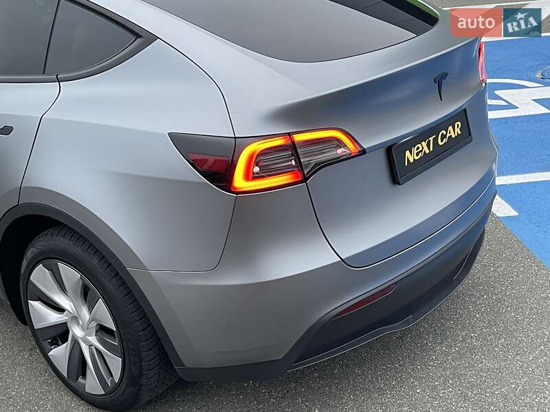 Позашляховик / Кросовер Tesla Model Y 2024 в Києві