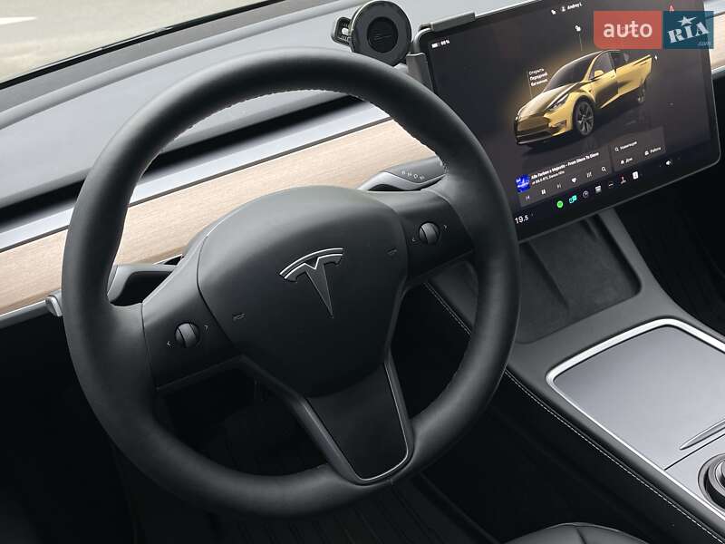 Позашляховик / Кросовер Tesla Model Y 2024 в Києві