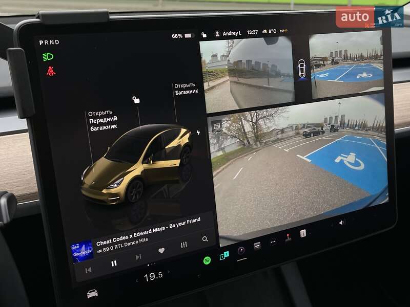 Позашляховик / Кросовер Tesla Model Y 2024 в Києві