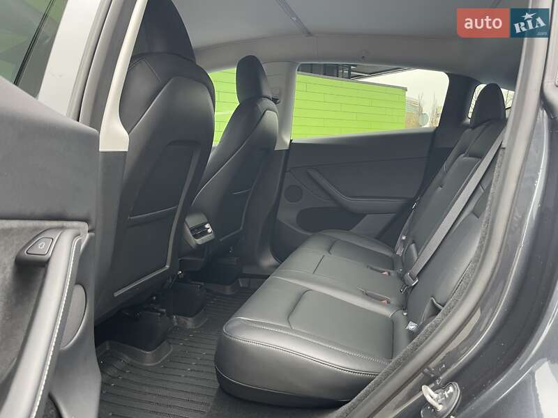 Позашляховик / Кросовер Tesla Model Y 2024 в Києві