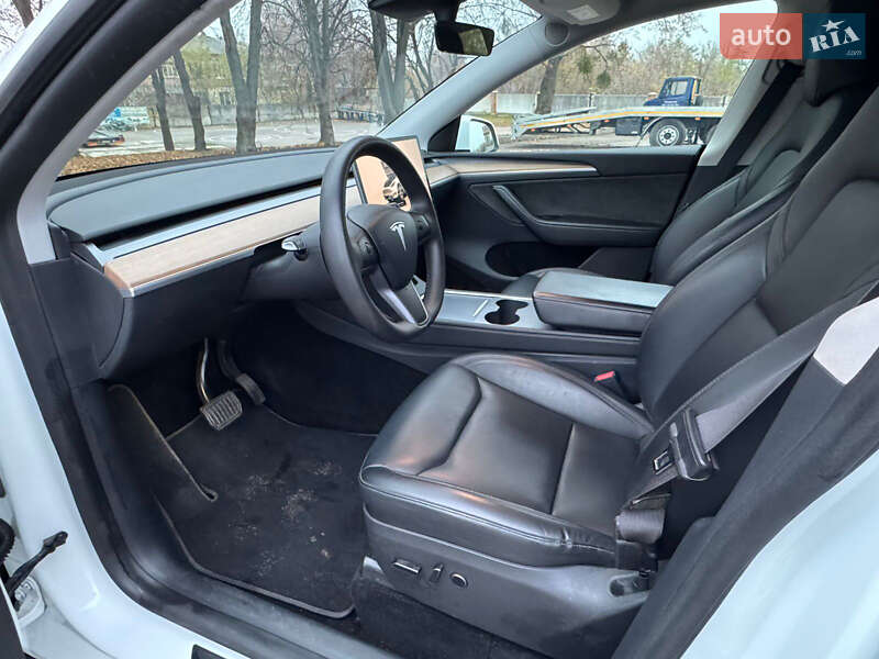 Позашляховик / Кросовер Tesla Model Y 2023 в Рівному