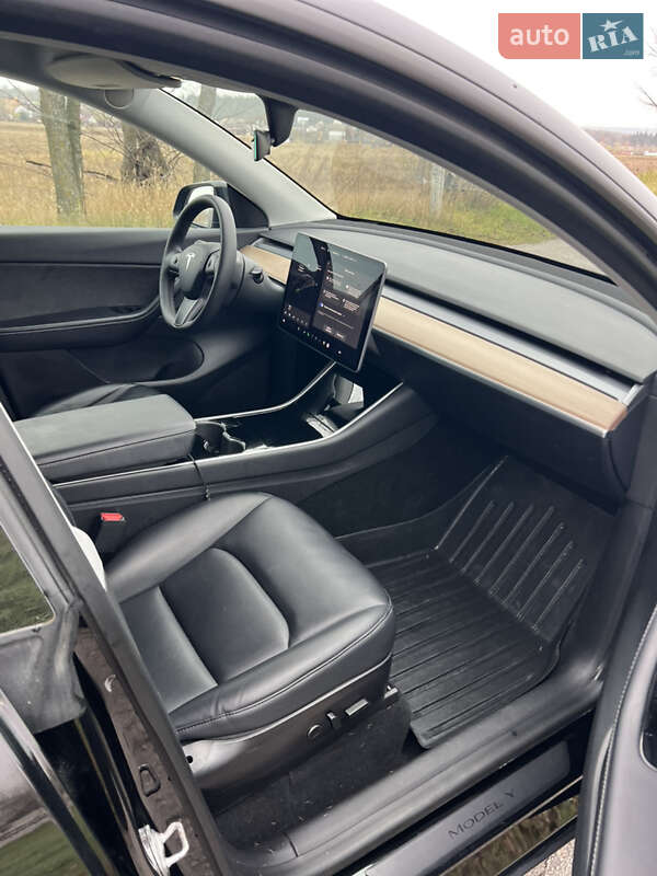 Позашляховик / Кросовер Tesla Model Y 2021 в Києві фото 10 Позашляховик / Кросовер Tesla Model Y 2021 в Києві