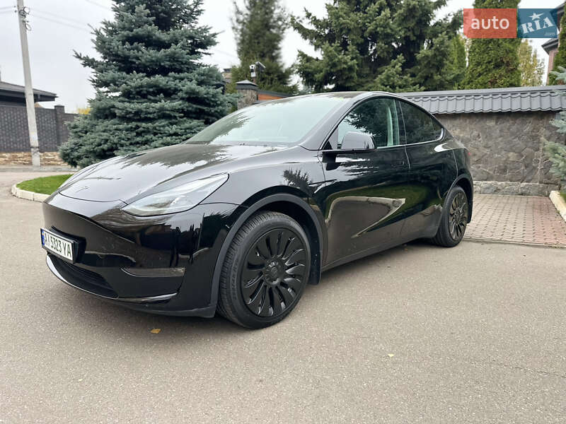 Tesla Model Y 2023