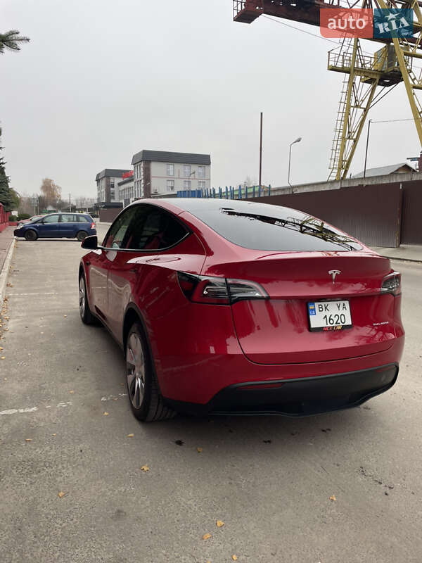 Позашляховик / Кросовер Tesla Model Y 2023 в Рівному фото 4 Позашляховик / Кросовер Tesla Model Y 2023 в Рівному