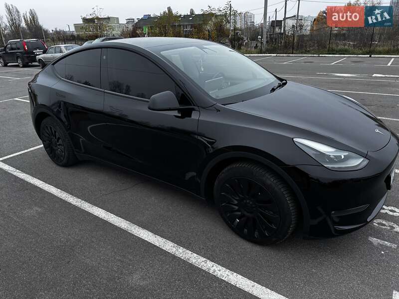 Внедорожник / Кроссовер Tesla Model Y 2022 в Киеве