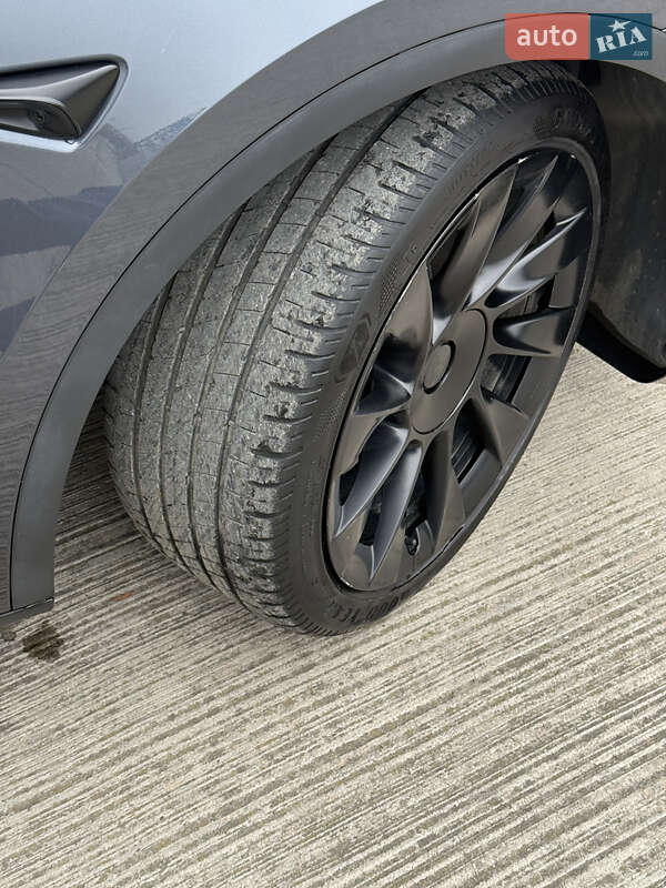 Внедорожник / Кроссовер Tesla Model Y 2023 в Черновцах