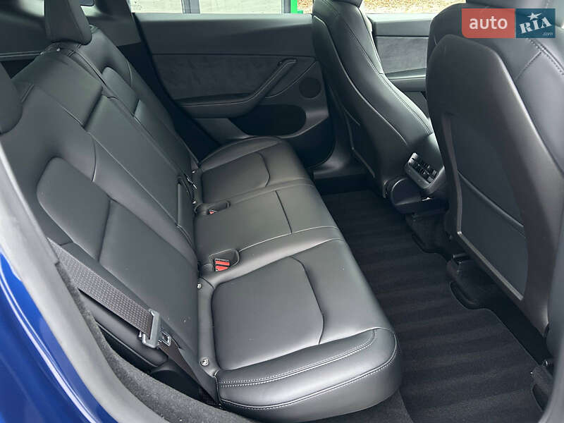 Позашляховик / Кросовер Tesla Model Y 2024 в Києві фото 13 Позашляховик / Кросовер Tesla Model Y 2024 в Києві
