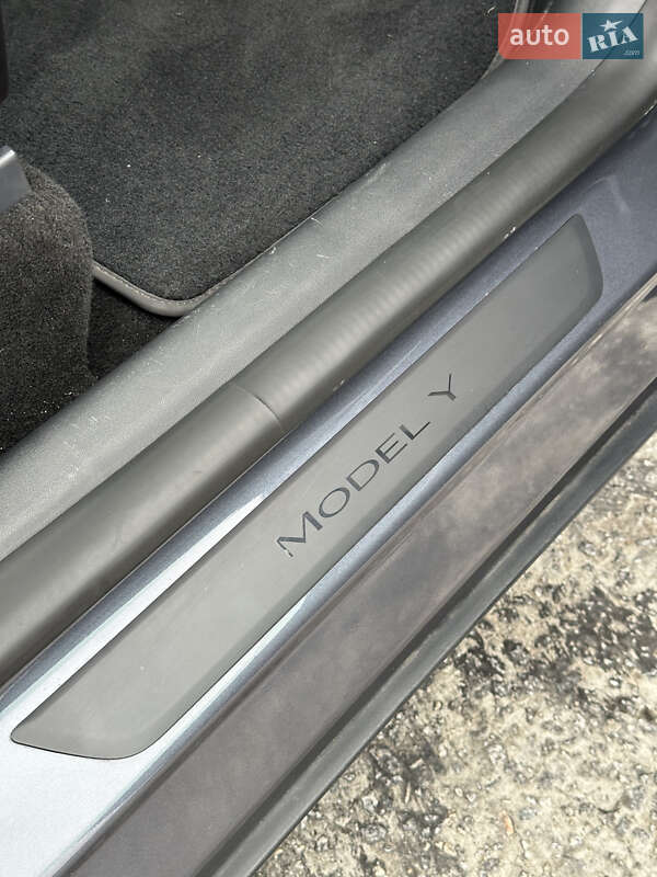 Внедорожник / Кроссовер Tesla Model Y 2021 в Харькове