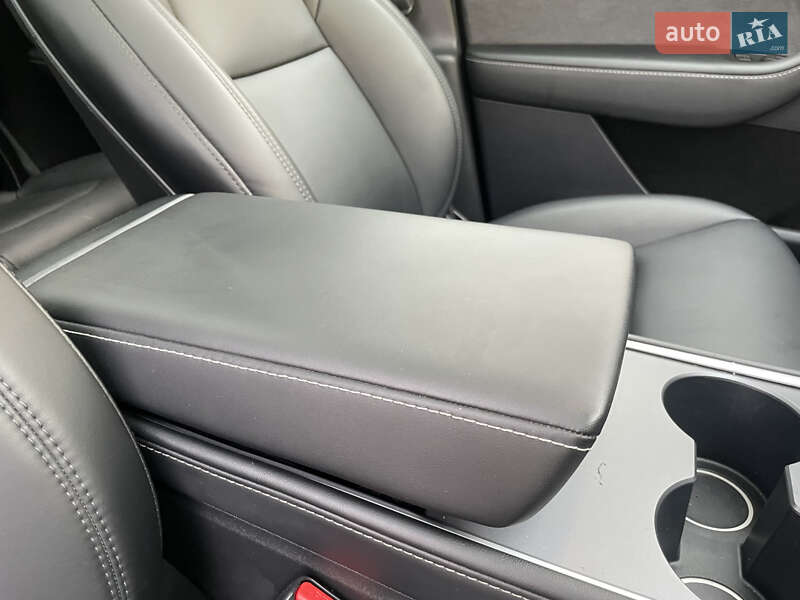 Позашляховик / Кросовер Tesla Model Y 2023 в Стрию фото 57 Позашляховик / Кросовер Tesla Model Y 2023 в Стрию