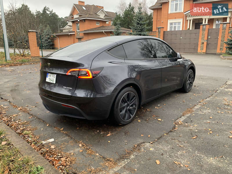 Внедорожник / Кроссовер Tesla Model Y 2024 в Киеве