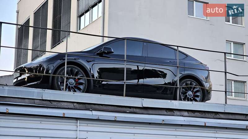 Позашляховик / Кросовер Tesla Model Y 2022 в Дніпрі