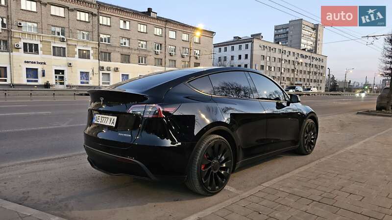 Позашляховик / Кросовер Tesla Model Y 2022 в Дніпрі