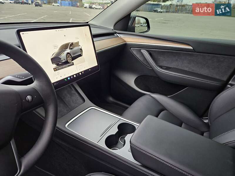 Внедорожник / Кроссовер Tesla Model Y 2024 в Днепре фото 21 Внедорожник / Кроссовер Tesla Model Y 2024 в Днепре
