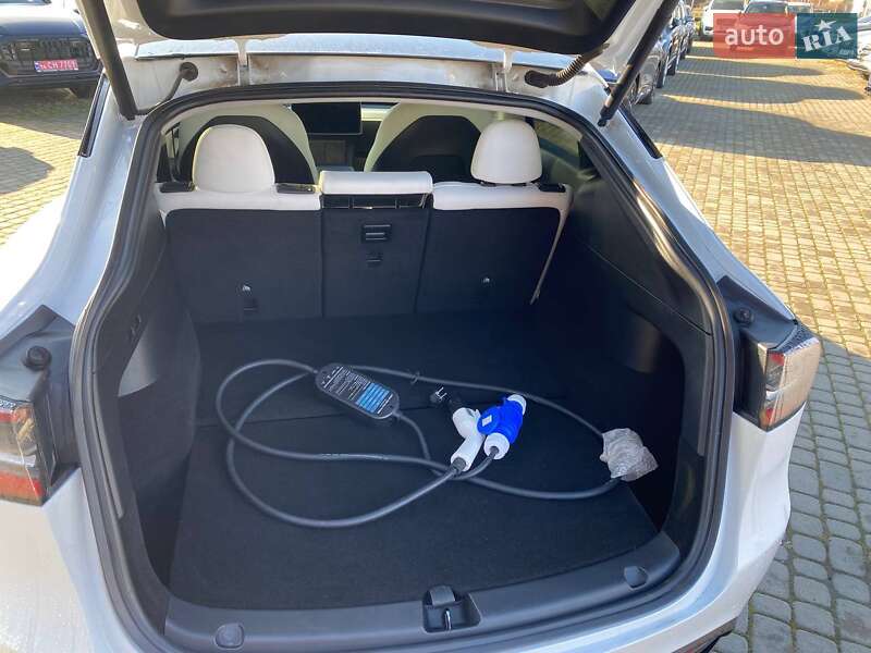 Позашляховик / Кросовер Tesla Model Y 2021 в Львові фото 24 Позашляховик / Кросовер Tesla Model Y 2021 в Львові
