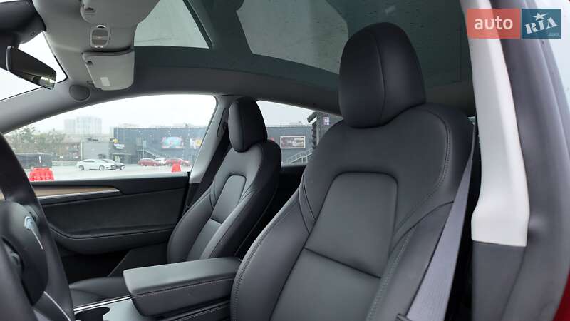 Внедорожник / Кроссовер Tesla Model Y 2024 в Киеве