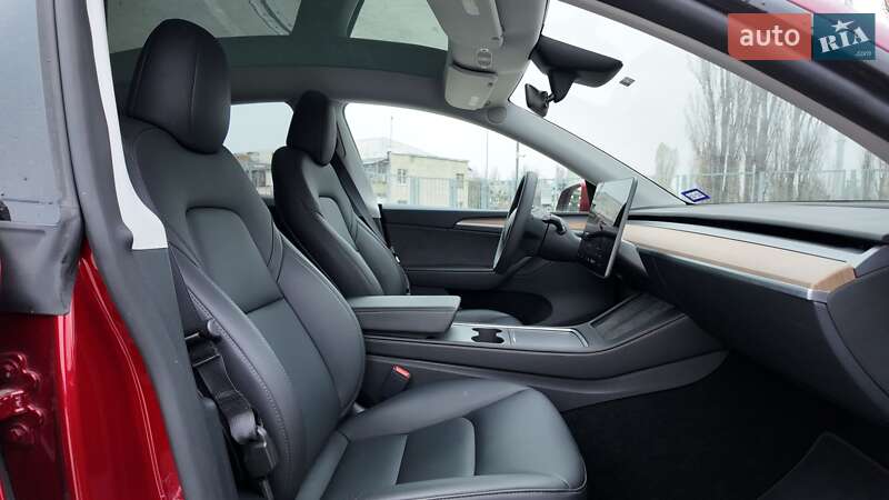 Внедорожник / Кроссовер Tesla Model Y 2024 в Киеве