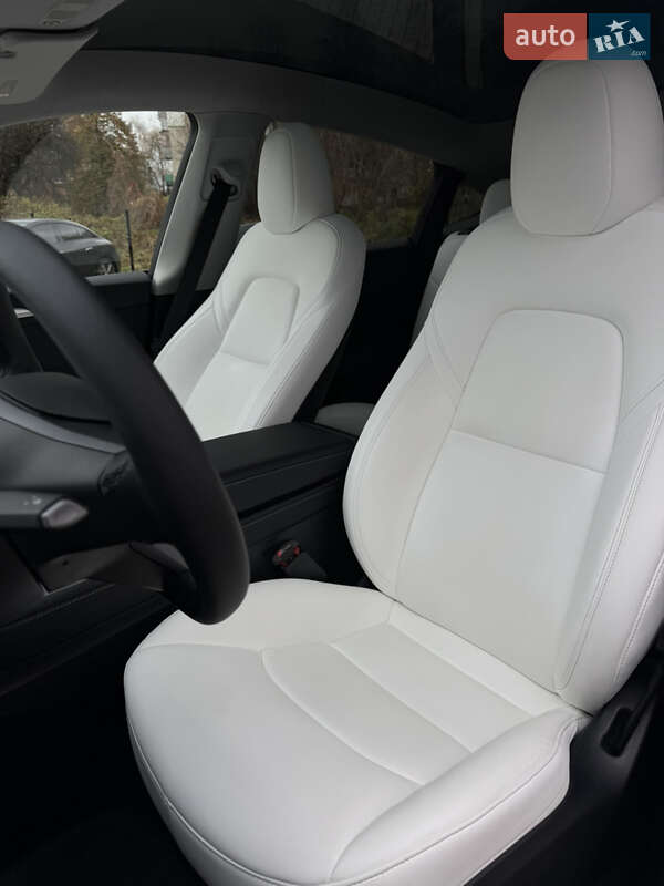 Внедорожник / Кроссовер Tesla Model Y 2024 в Львове