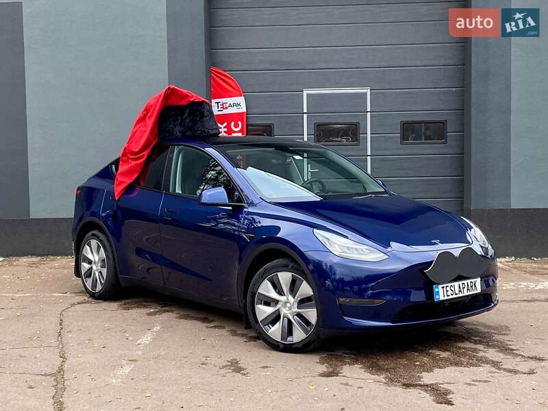 Tesla Model Y 2023