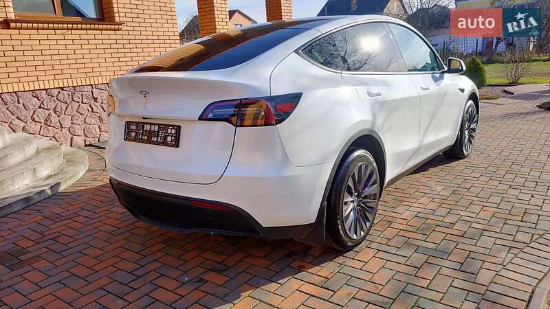 Внедорожник / Кроссовер Tesla Model Y 2024 в Киеве