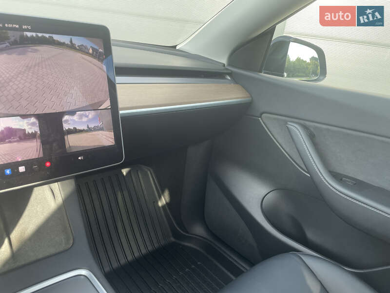 Позашляховик / Кросовер Tesla Model Y 2021 в Золочеві