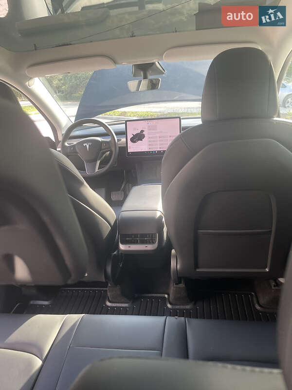 Позашляховик / Кросовер Tesla Model Y 2021 в Золочеві