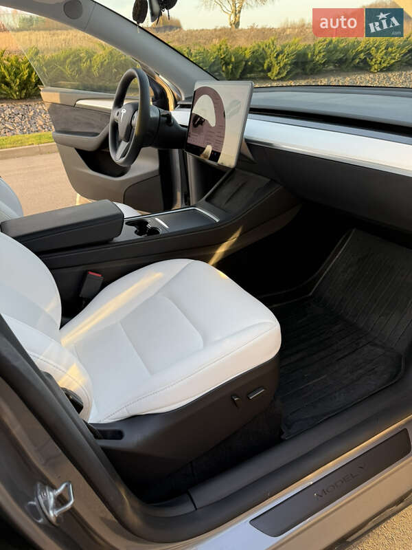 Позашляховик / Кросовер Tesla Model Y 2024 в Києві фото 26 Позашляховик / Кросовер Tesla Model Y 2024 в Києві