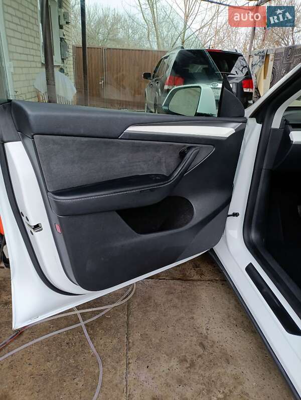 Внедорожник / Кроссовер Tesla Model Y 2022 в Мерефа фото 21 Внедорожник / Кроссовер Tesla Model Y 2022 в Мерефа