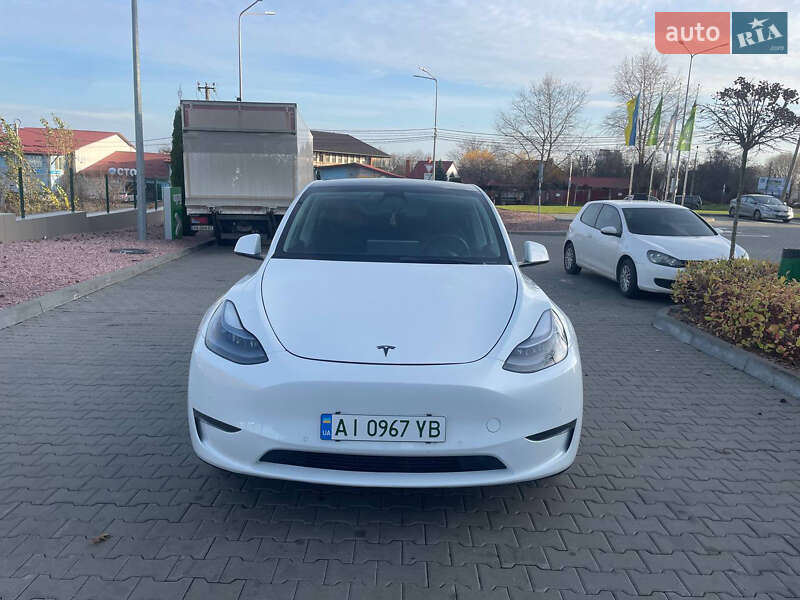Позашляховик / Кросовер Tesla Model Y 2022 в Гатне