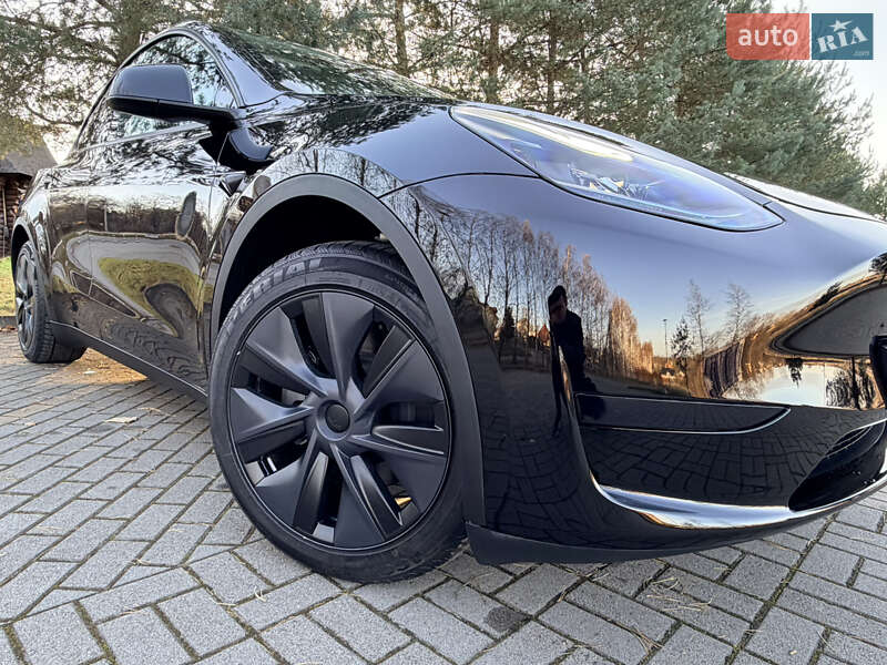 Внедорожник / Кроссовер Tesla Model Y 2024 в Дрогобыче