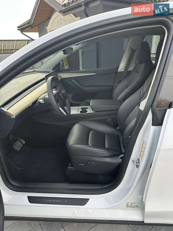 Внедорожник / Кроссовер Tesla Model Y 2023 в Тернополе