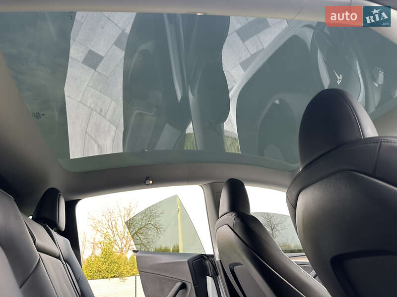 Внедорожник / Кроссовер Tesla Model Y 2023 в Тернополе